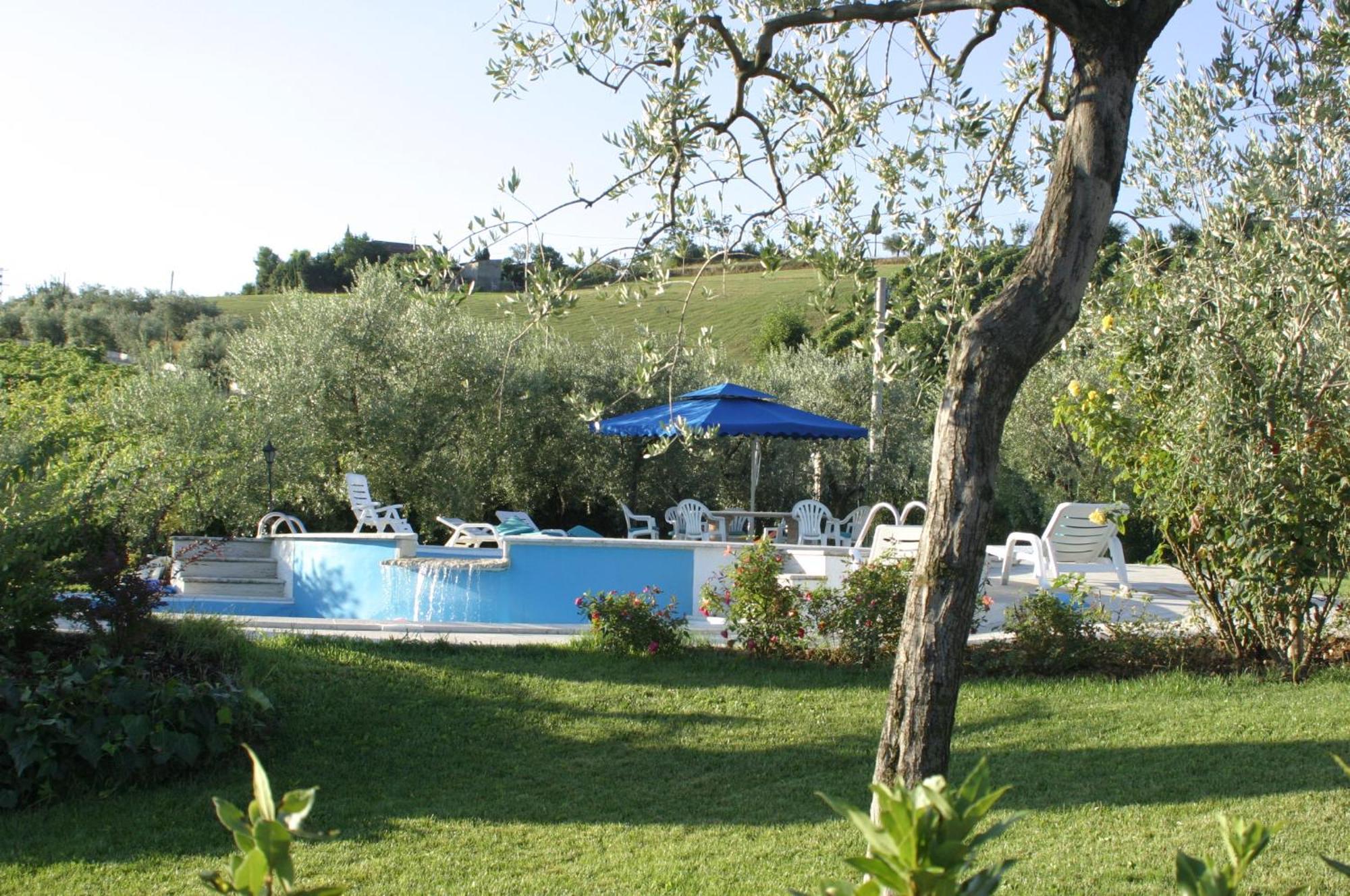 Agriturismo Il Crinale Castorano  Exterior foto